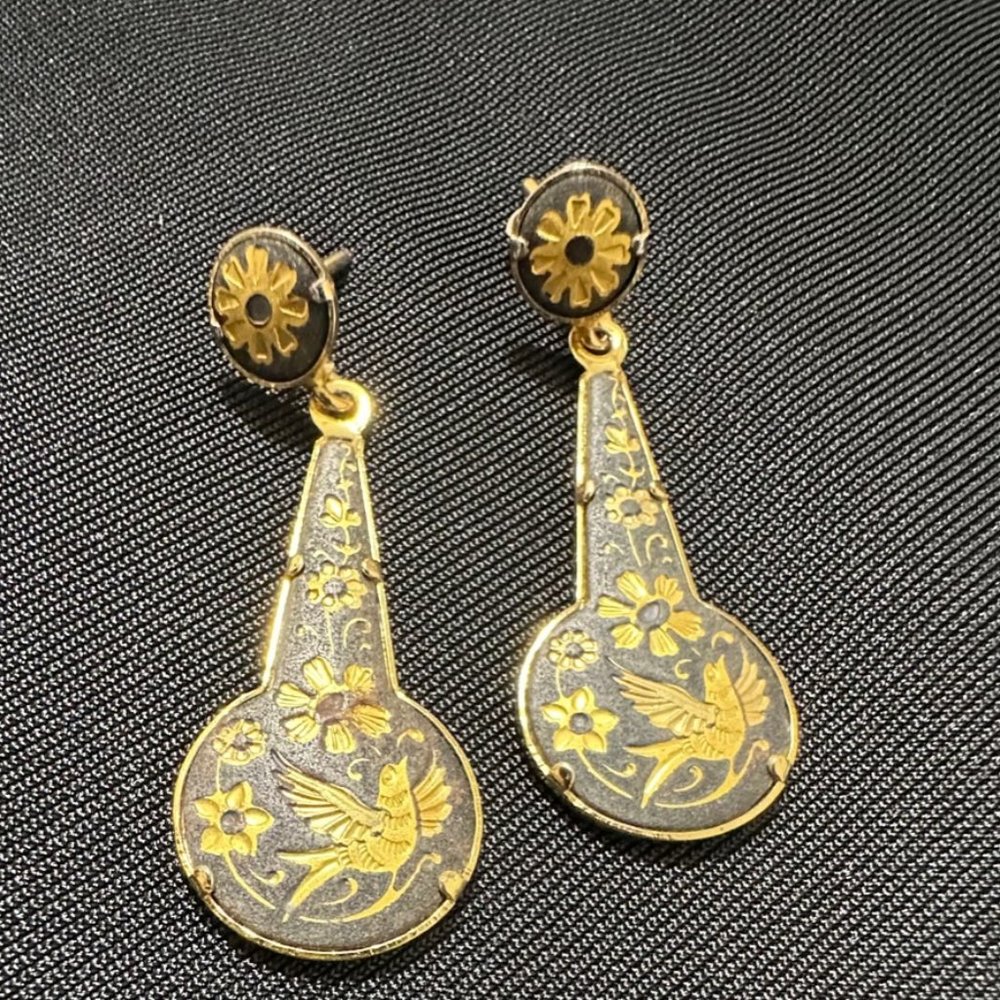 Exquisite Eloquent Black & Gold-Tone Earrings